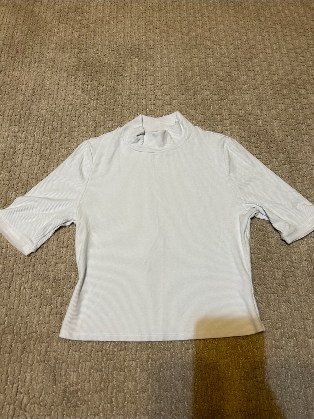 Alo cropped top with mesh trimmed sleeves white med